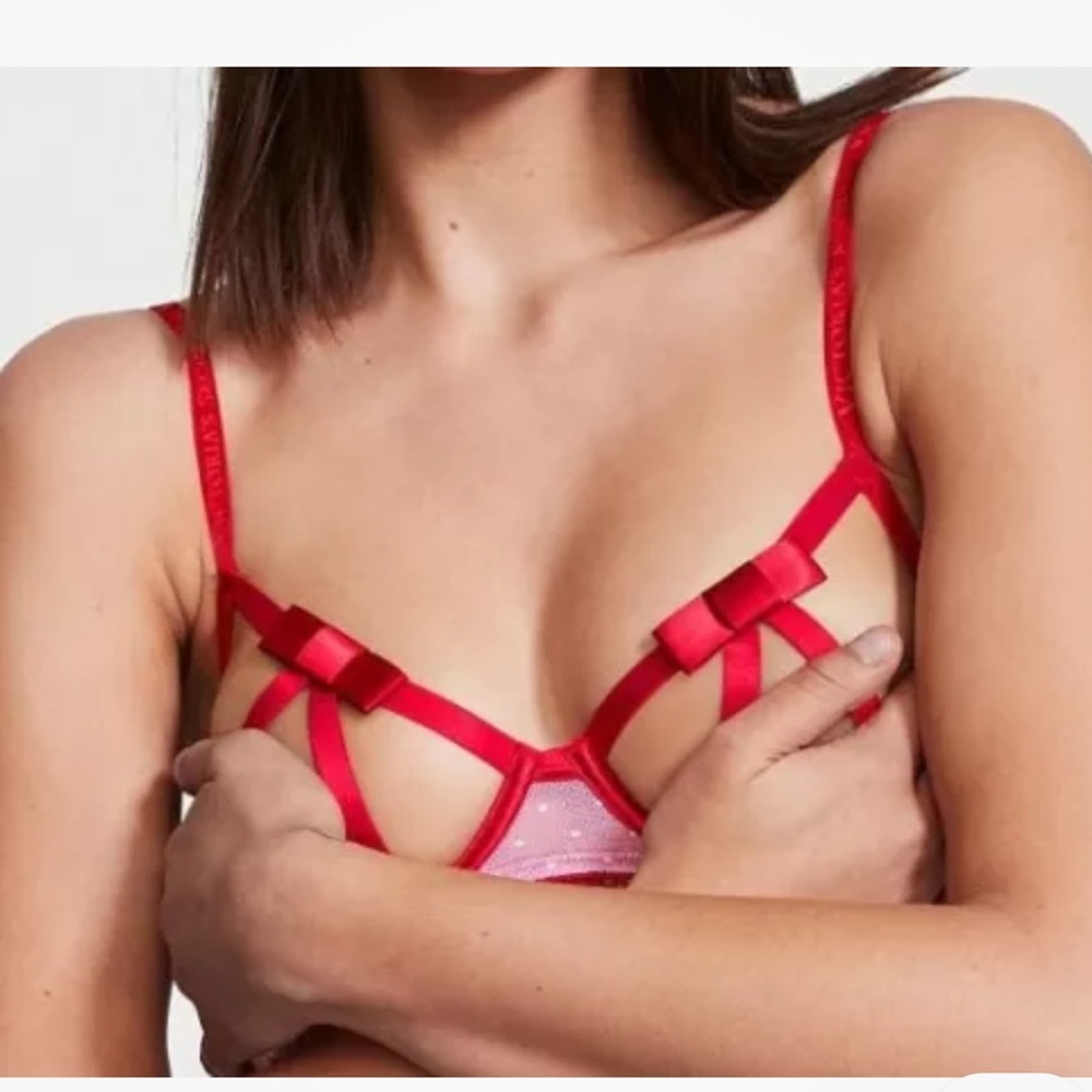 Victoria’s Secret Very Sexy open cup bra